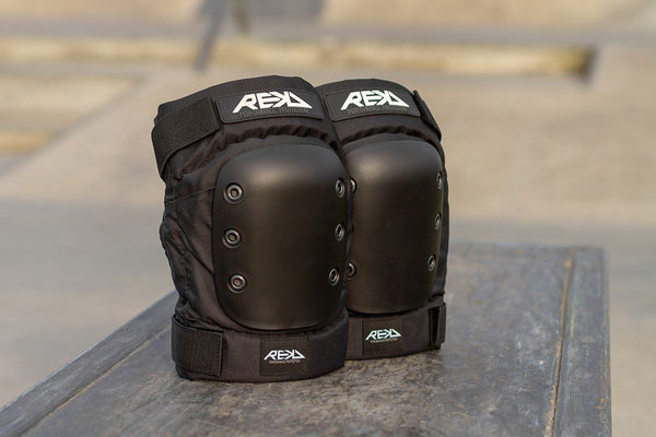 REKD Pro Skateboard Skate Scooter BMX Ramp Knee Pads - Black - Skatewarehouse.co.uk