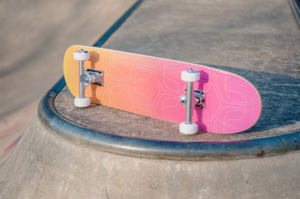 Venom Core Complete Skateboard - Outline Fade Pink - 7.75