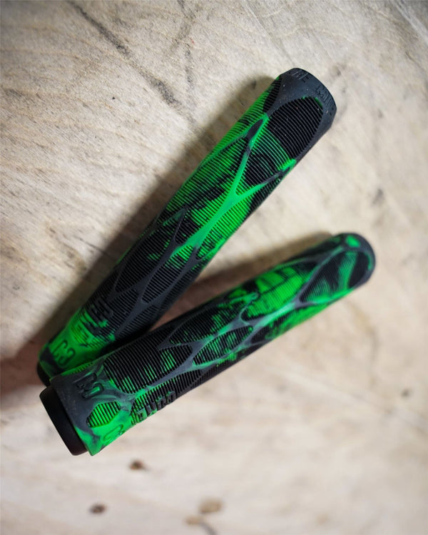 CORE Pro Handlebar Grips, Soft 170mm - Hulk (Green/Black) - Skatewarehouse.co.uk
