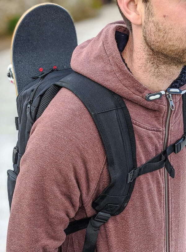 Venom Skateboards PRO Backpack with Skate Carrier - Black - Skatewarehouse.co.uk