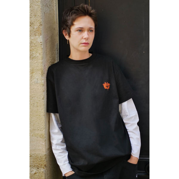 Magenta Pillar Tee / Baseline Black
