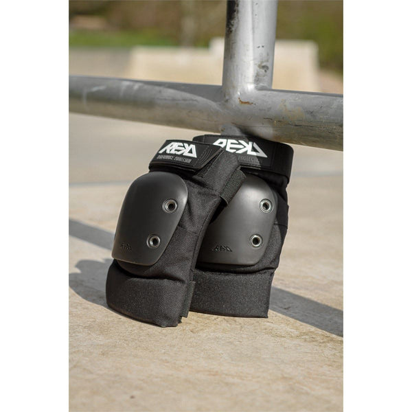 REKD Skateboard Skate Scooter BMX Ramp Elbow Pads - Black - Skatewarehouse.co.uk