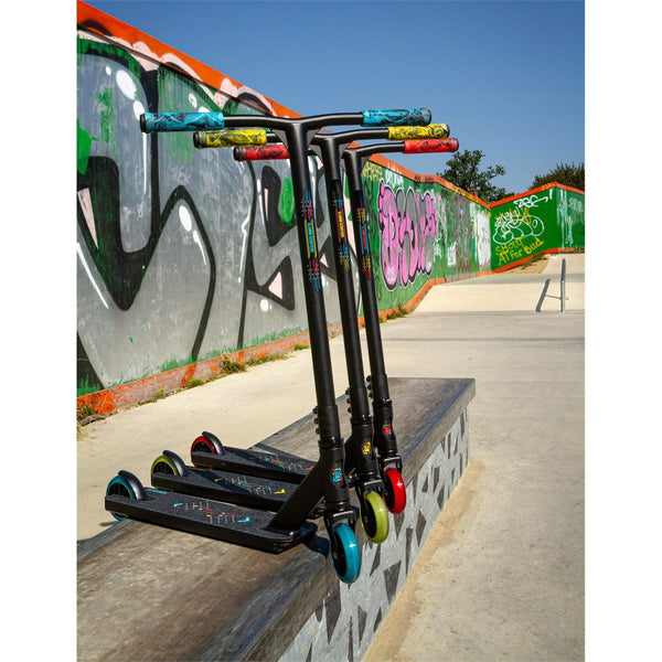 Slamm Classic V9 Junior Stunt Scooter - Black/Blue - Skatewarehouse.co.uk