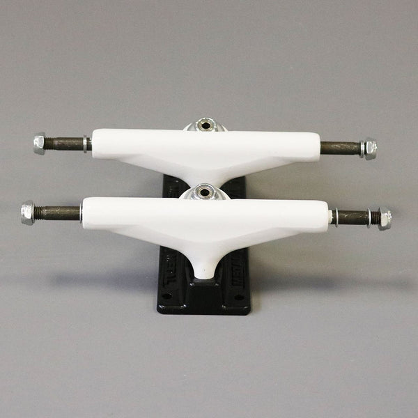 Picture Metal Custom Colour (White / Black) Skateboard Trucks - 5.25