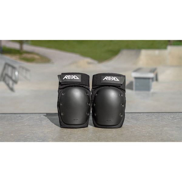 REKD Skateboard Skate Scooter BMX Ramp Knee Pads - Black - Skatewarehouse.co.uk
