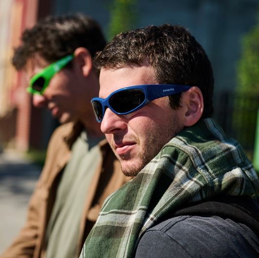 Girl x Arnette Catfish Sunglasses Dark Blue Polarised - Skatewarehouse.co.uk