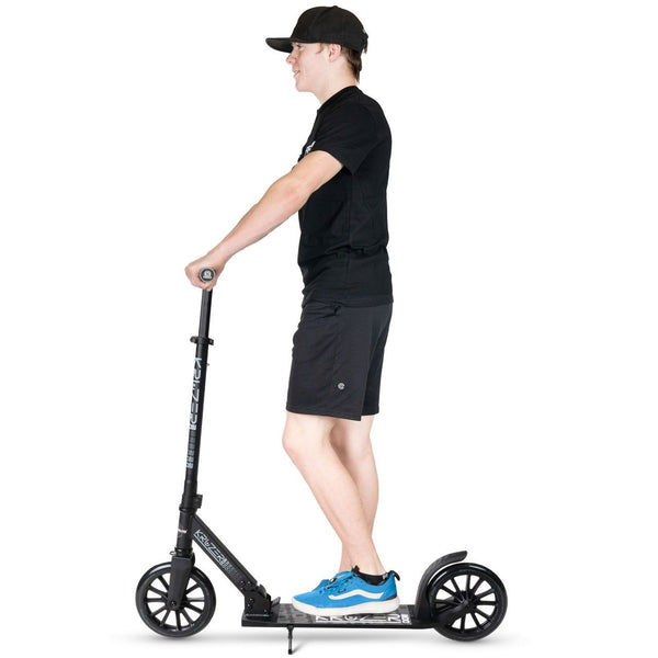 Madd Gear Carve Kruzer V2-200 Scooter - Black