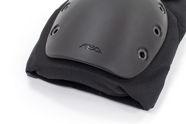 REKD Skateboard Skate Scooter BMX Ramp Knee Pads - Black - Skatewarehouse.co.uk