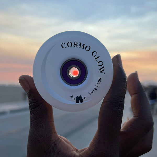 Moxi Cosmo Glow Wheels (4) - White Rain Glow - 62 / 32mm 80A