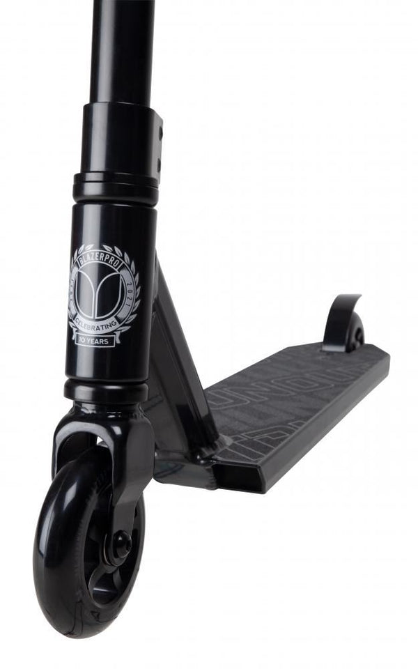 Blazer Pro Complete Scooter Outrun 2 - Black - Skatewarehouse.co.uk